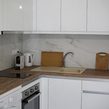 Our Home-Fully Renovated Apartments And Studios By The Sea 니키티 외부 사진