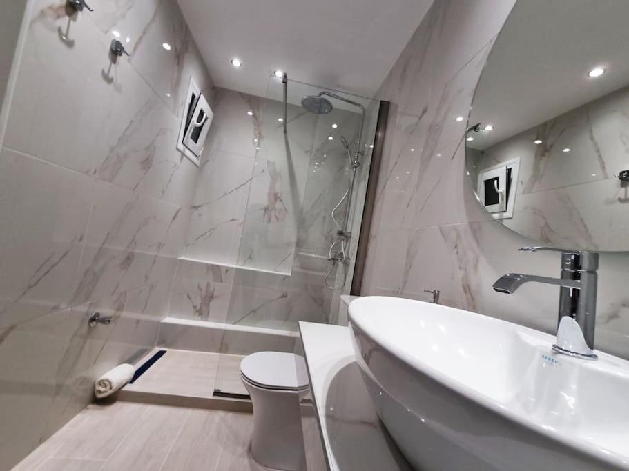 Our Home-Fully Renovated Apartments And Studios By The Sea 니키티 외부 사진