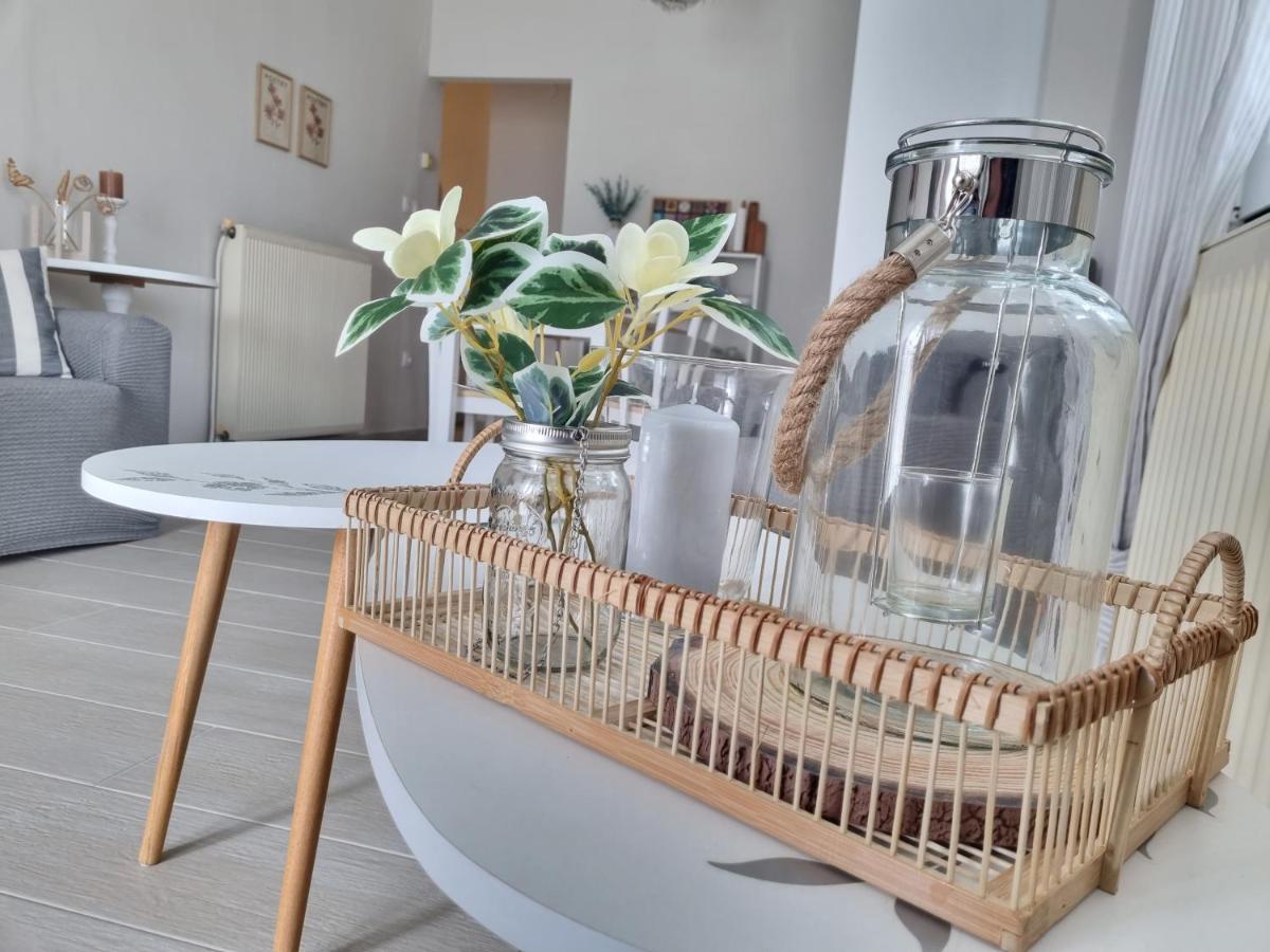 Our Home-Fully Renovated Apartments And Studios By The Sea 니키티 외부 사진