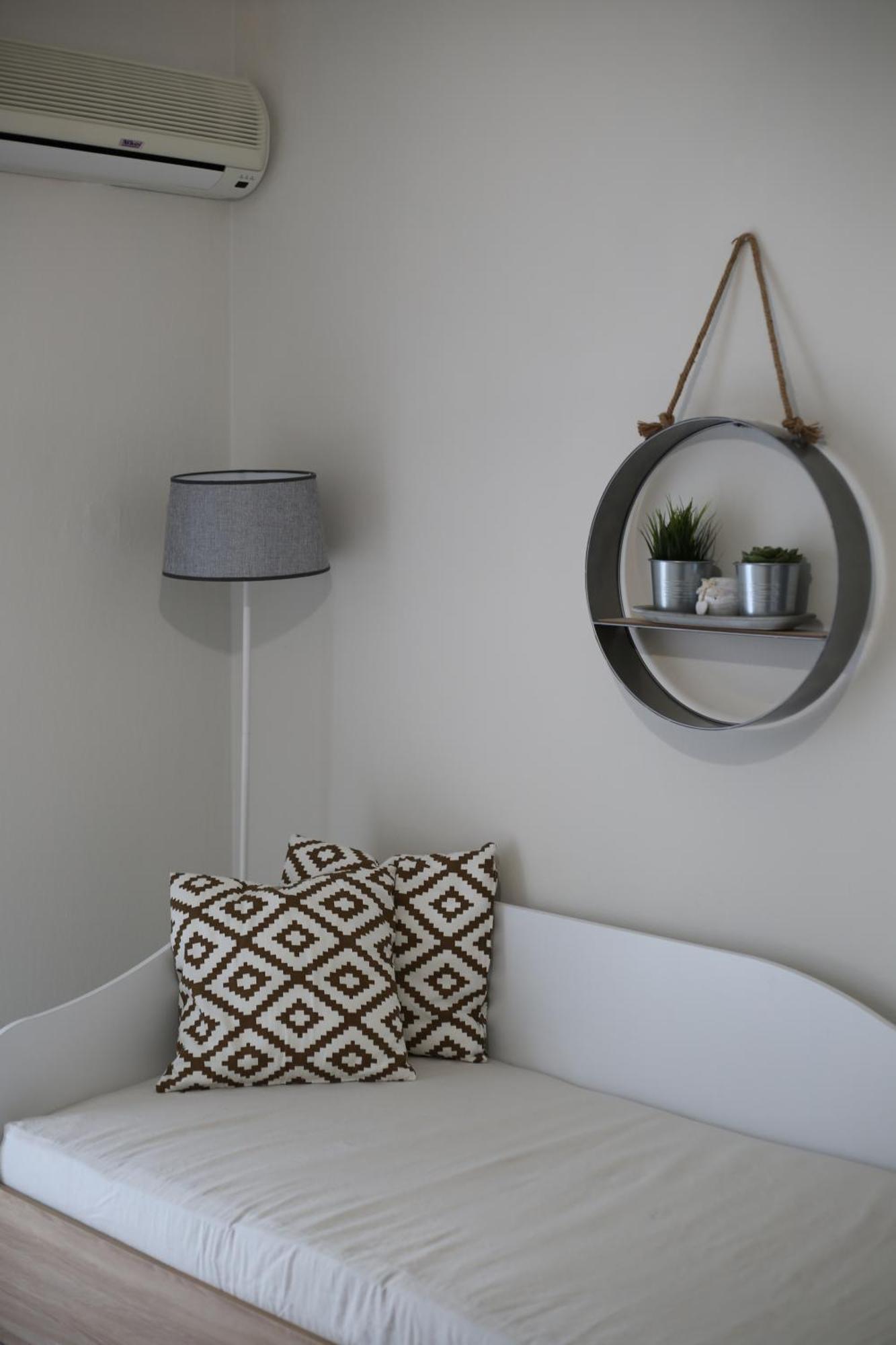 Our Home-Fully Renovated Apartments And Studios By The Sea 니키티 외부 사진