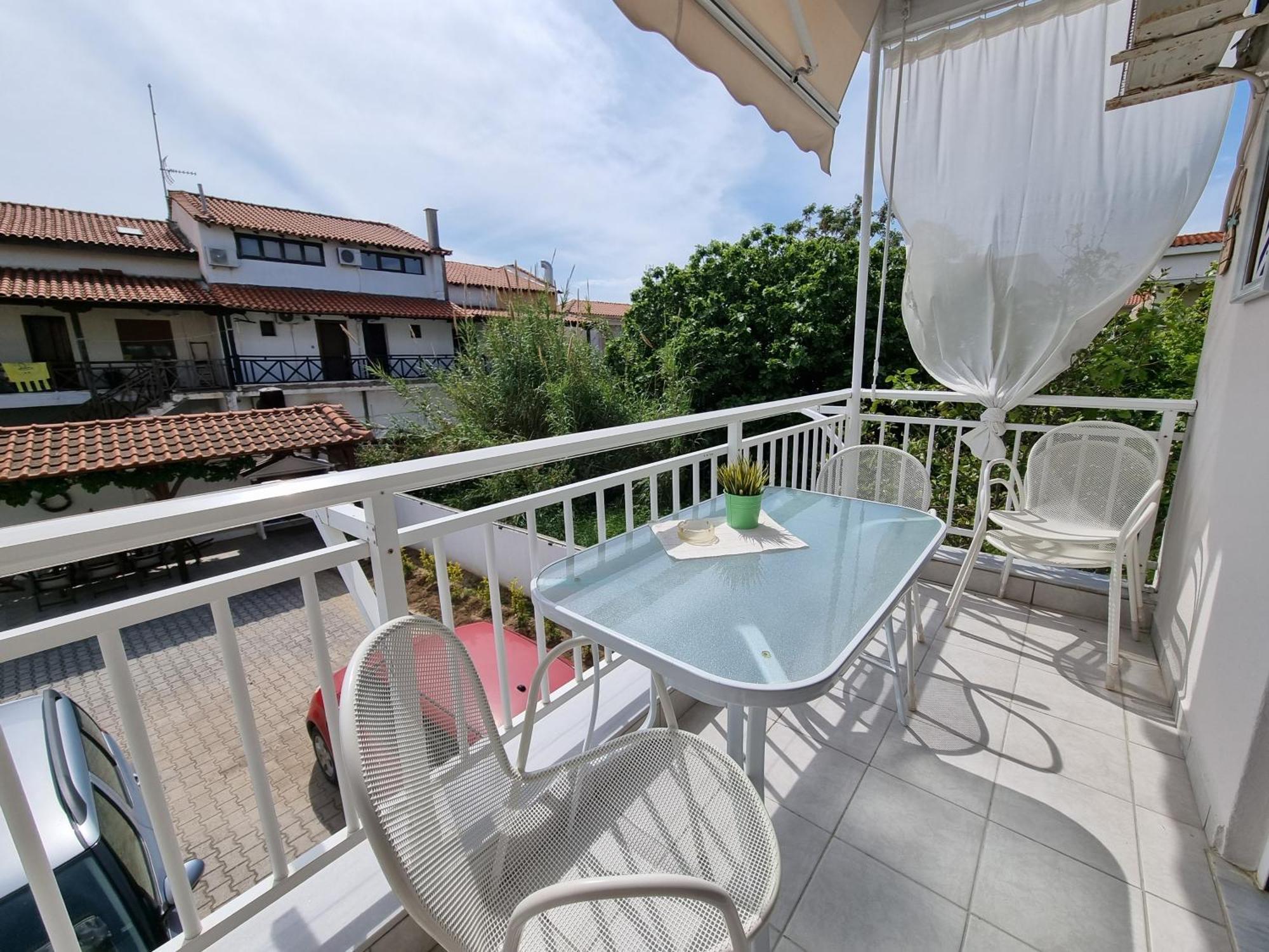 Our Home-Fully Renovated Apartments And Studios By The Sea 니키티 외부 사진